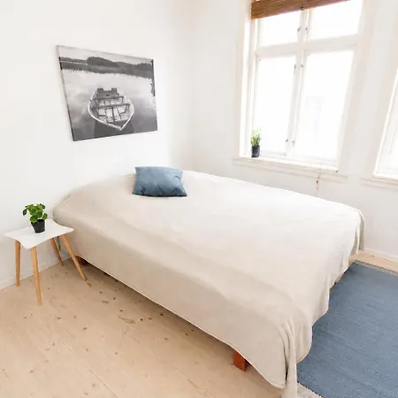 Spacious 3-bedroom - - Quiet Area Apartman *
